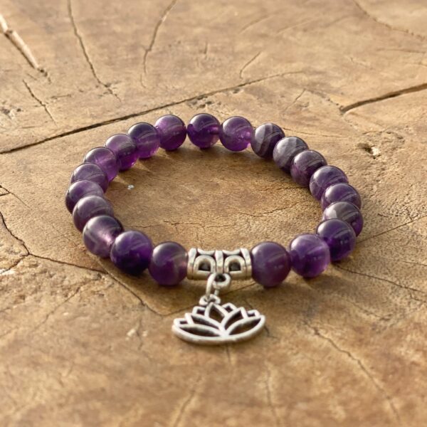 Peace & Harmony - Ametyst krystall armbånd m/lotus