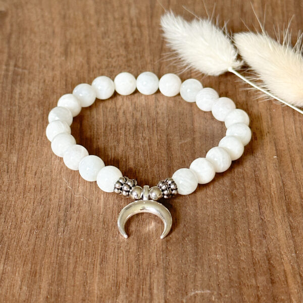 New beginning - Hvit månesten krystall armbånd m/måneanheng sølv
