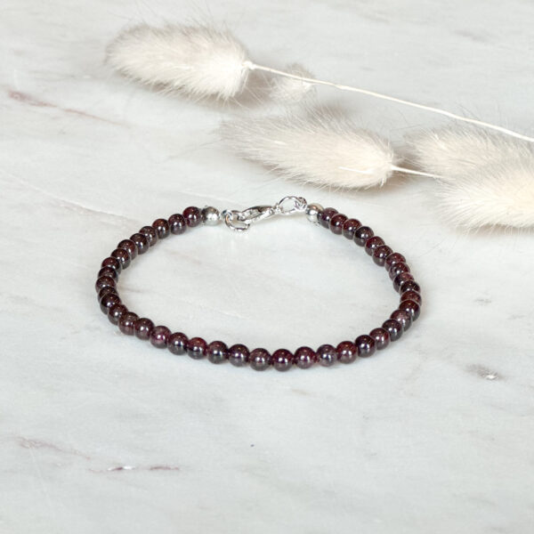 Passion & Strenght - Granat krystall armbånd 4mm